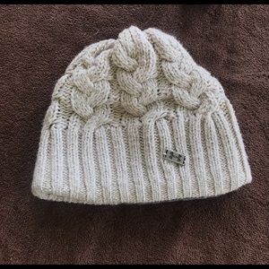 Women’s knitted beanie